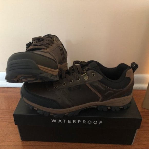 London Fog Hiking Leather Waterproof Low Shoes. - Picture 2 of 6